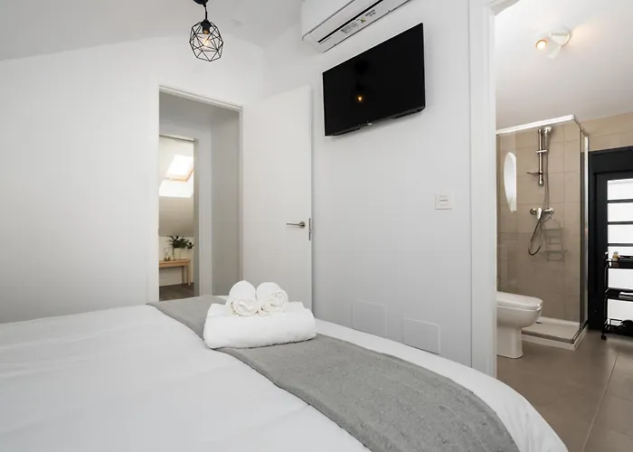 Duplex Buddha Centro Apartment *
