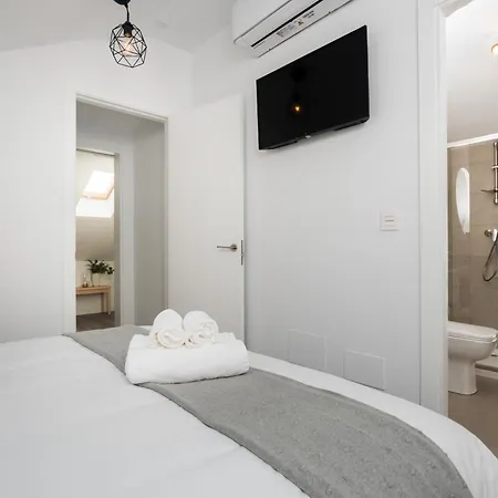 Duplex Buddha Centro Apartment *