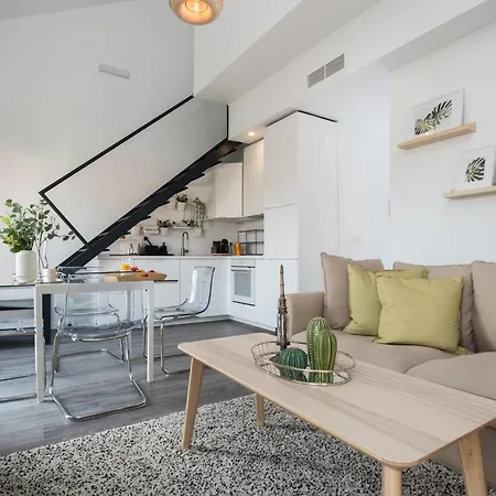 Duplex Buddha Centro Apartment *